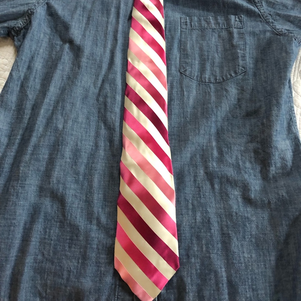 Pink and white tie